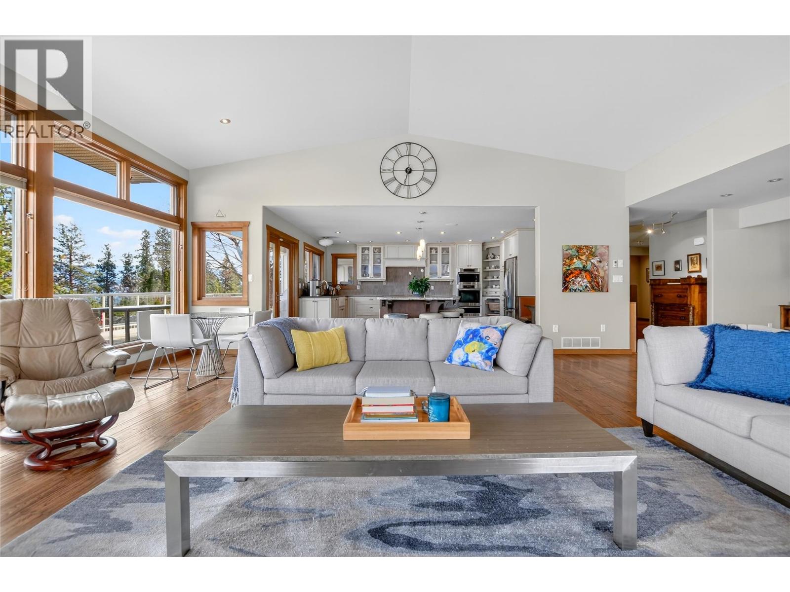 660 Pineview Drive - 7