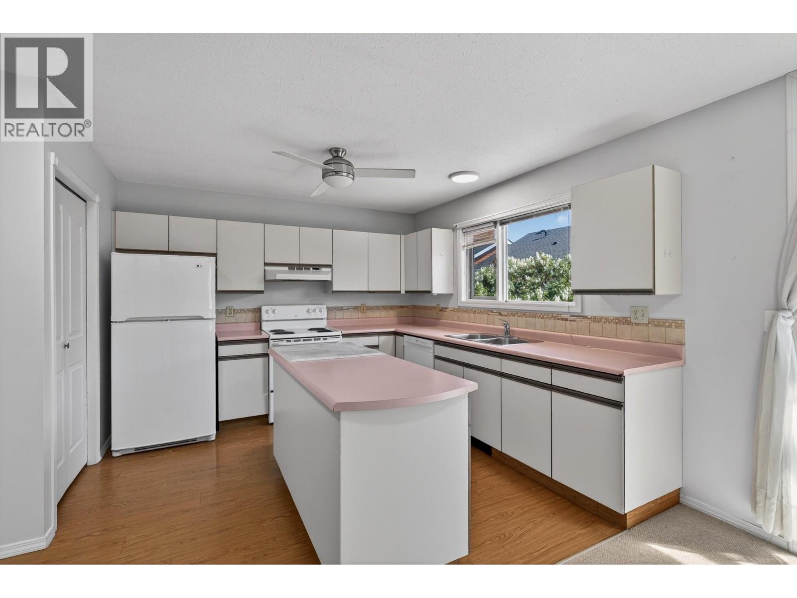 #2 4405 20 Street - 9