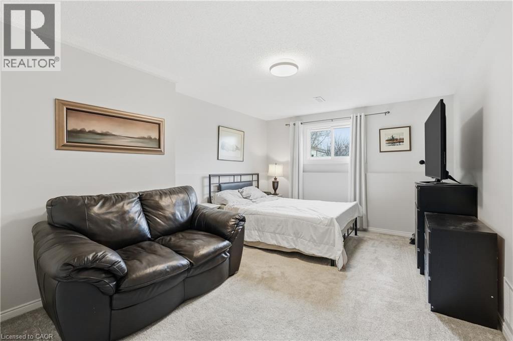 32 HOBART Crescent, Brantford, Ontario, N3P1V6 — Photo 23