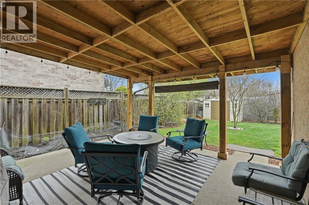 32 HOBART Crescent, Brantford, Ontario, N3P1V6 — Photo 8