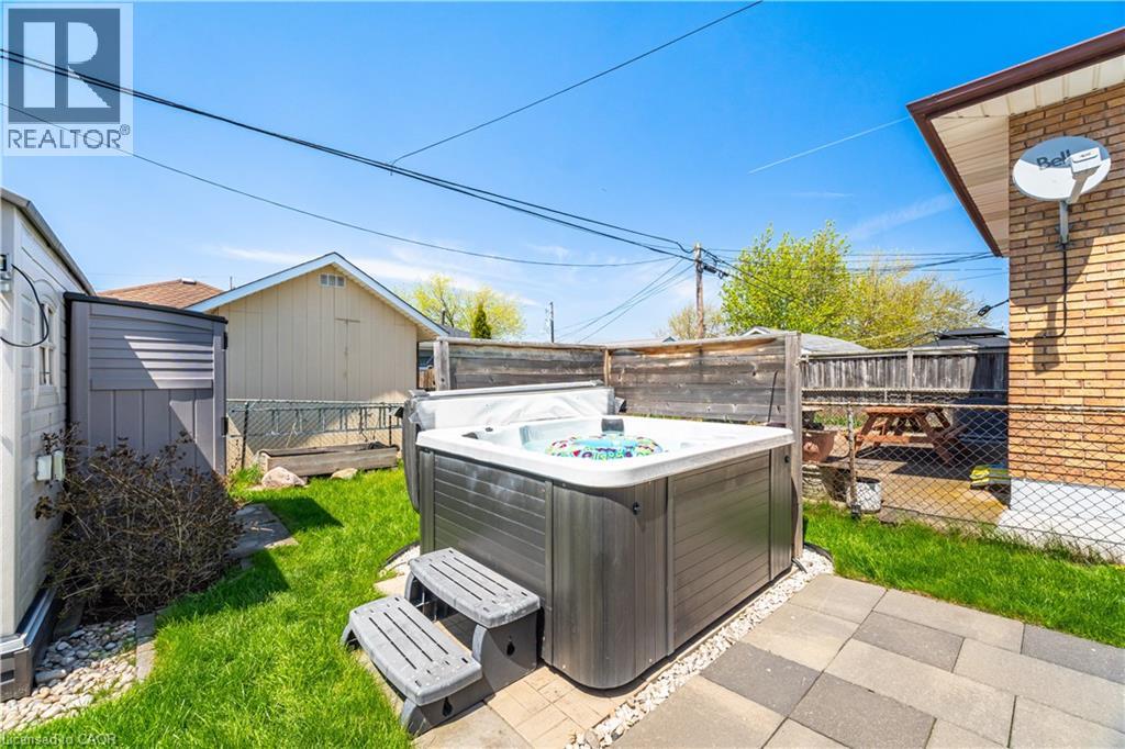 71 BELAND Avenue N - 40