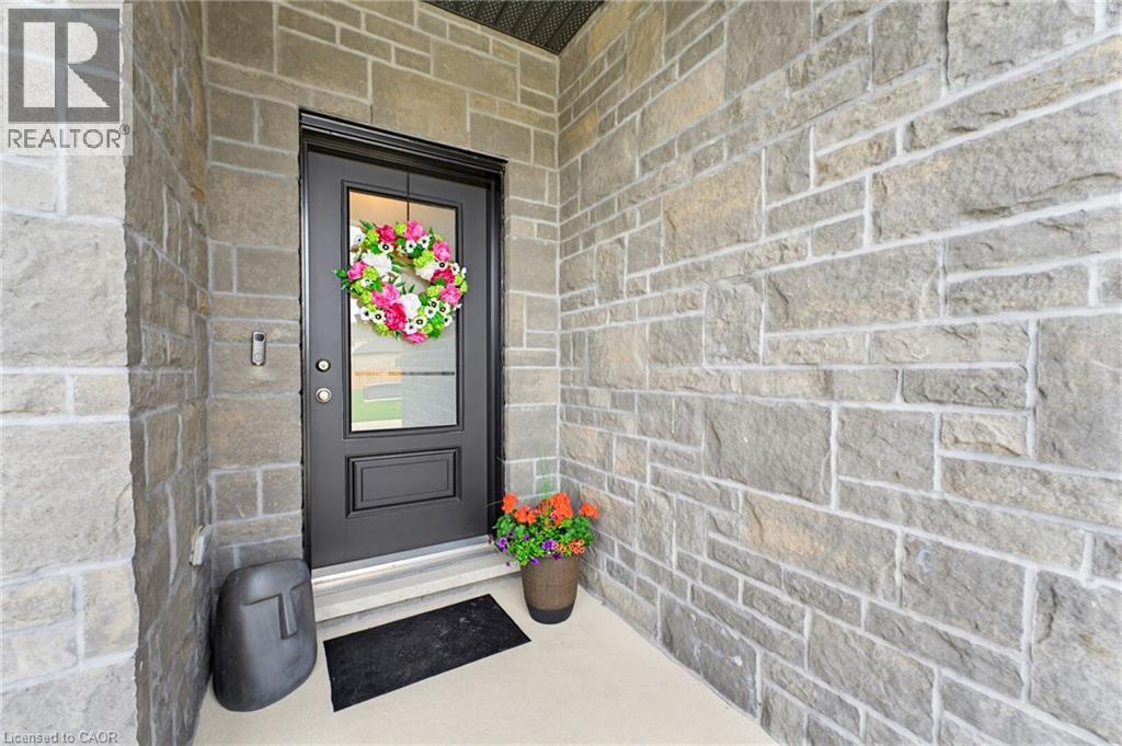 37 GILMER Crescent, Listowel, Ontario, N4W0H3 — Photo 19