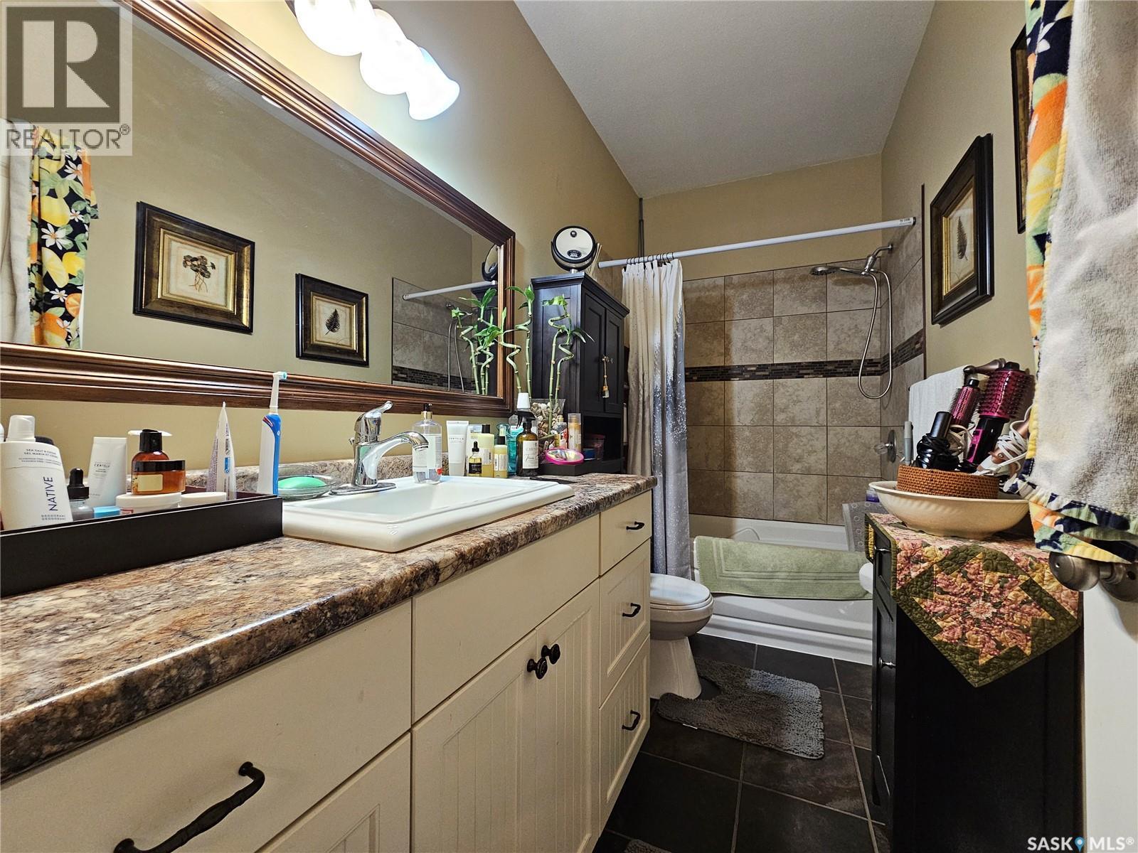 30 St Boniface AVENUE - 12