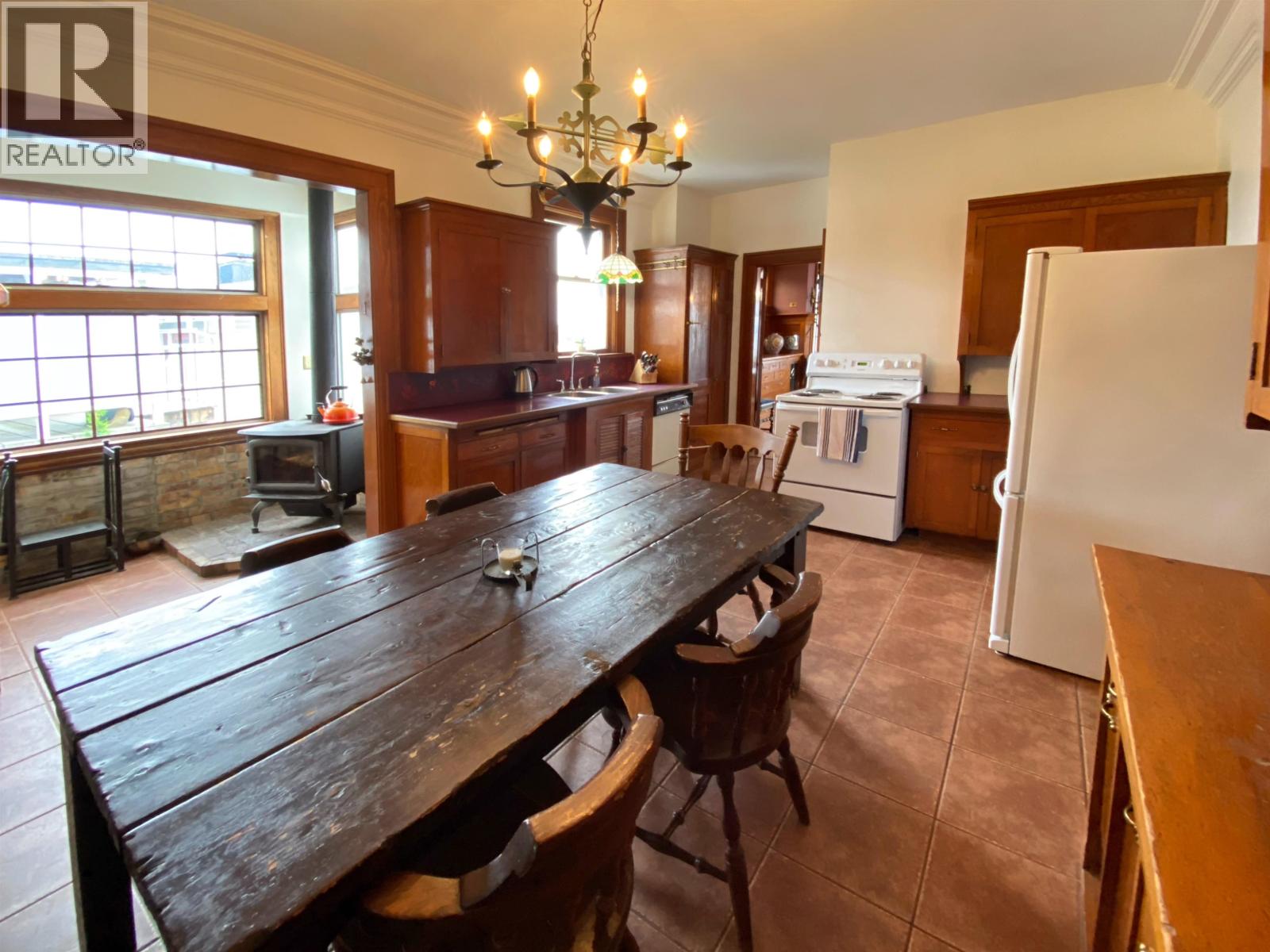 2150 ATLIN AVENUE - 16