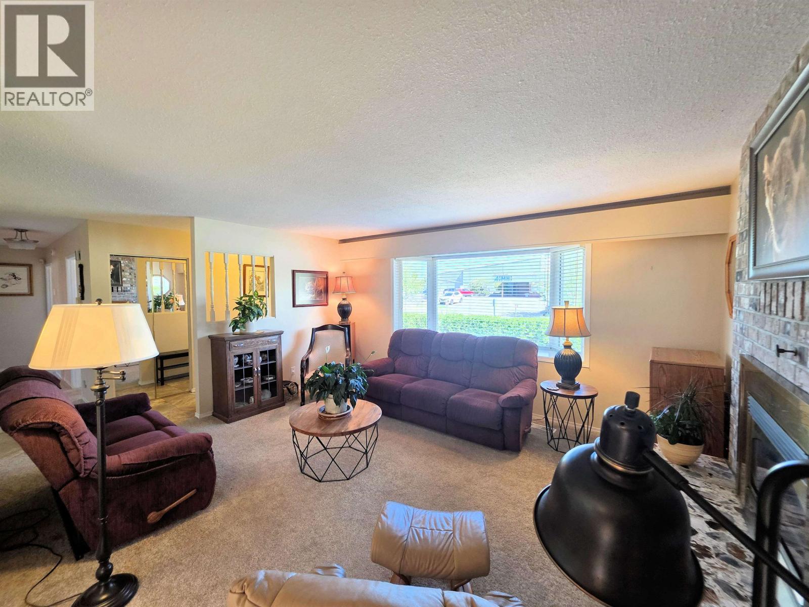 957 KERRY STREET - 6
