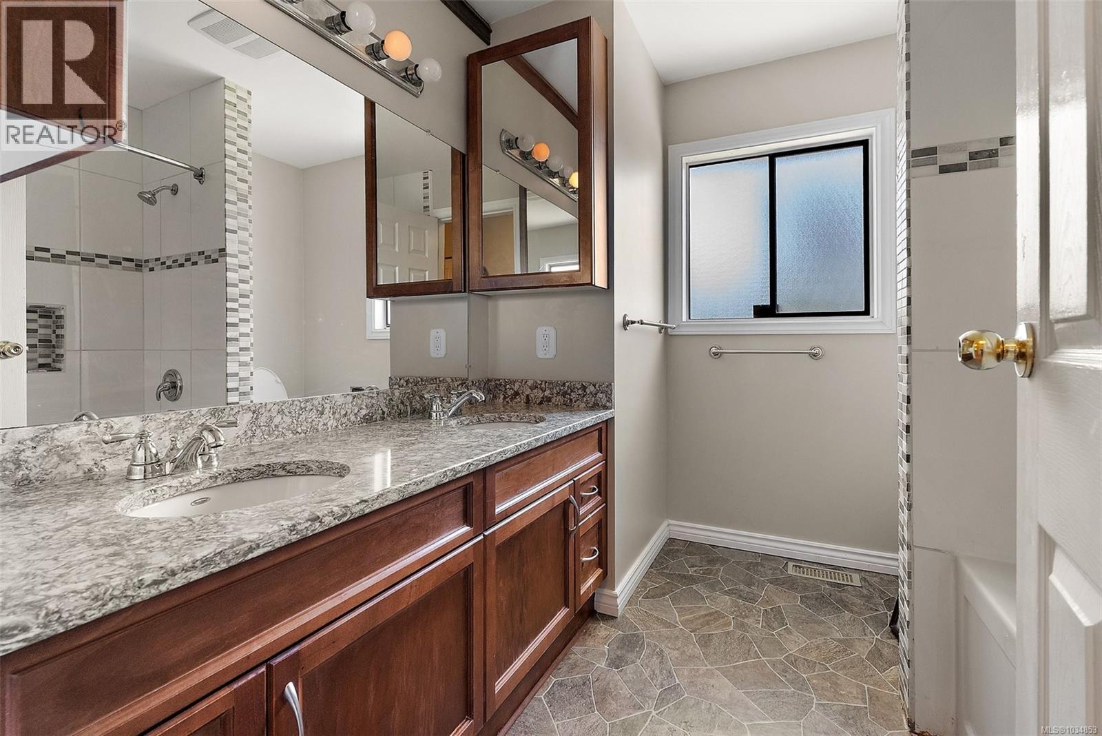  2939 Humpback Road, Langford
