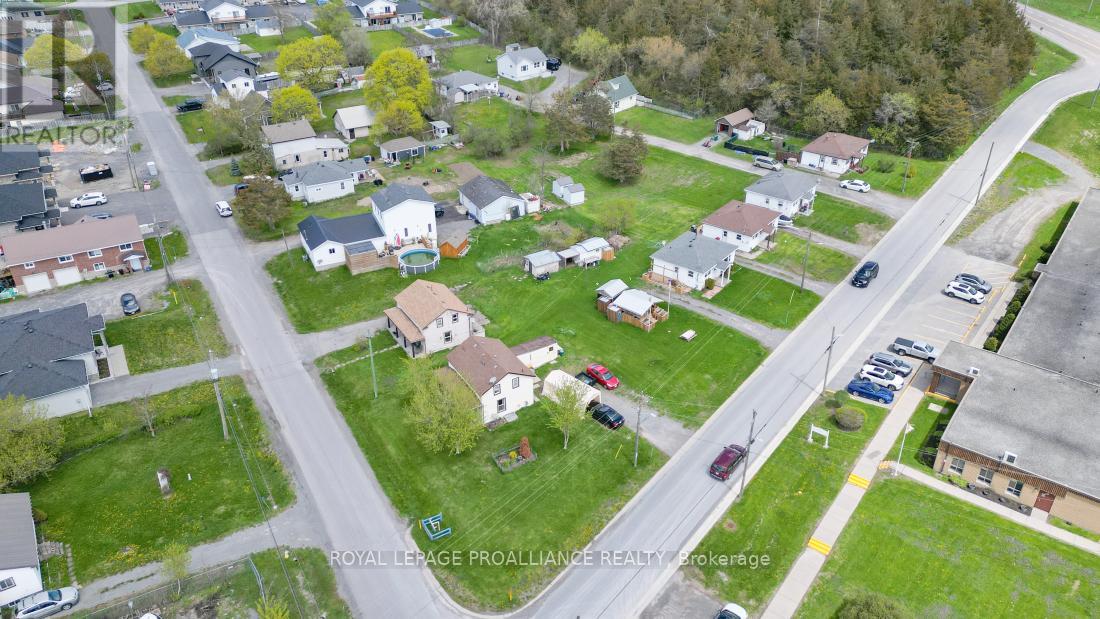 45 BLACK DIAMOND ROAD - 44