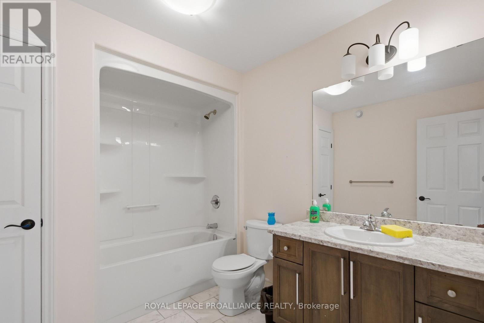5 COTTONWOOD DRIVE - 22