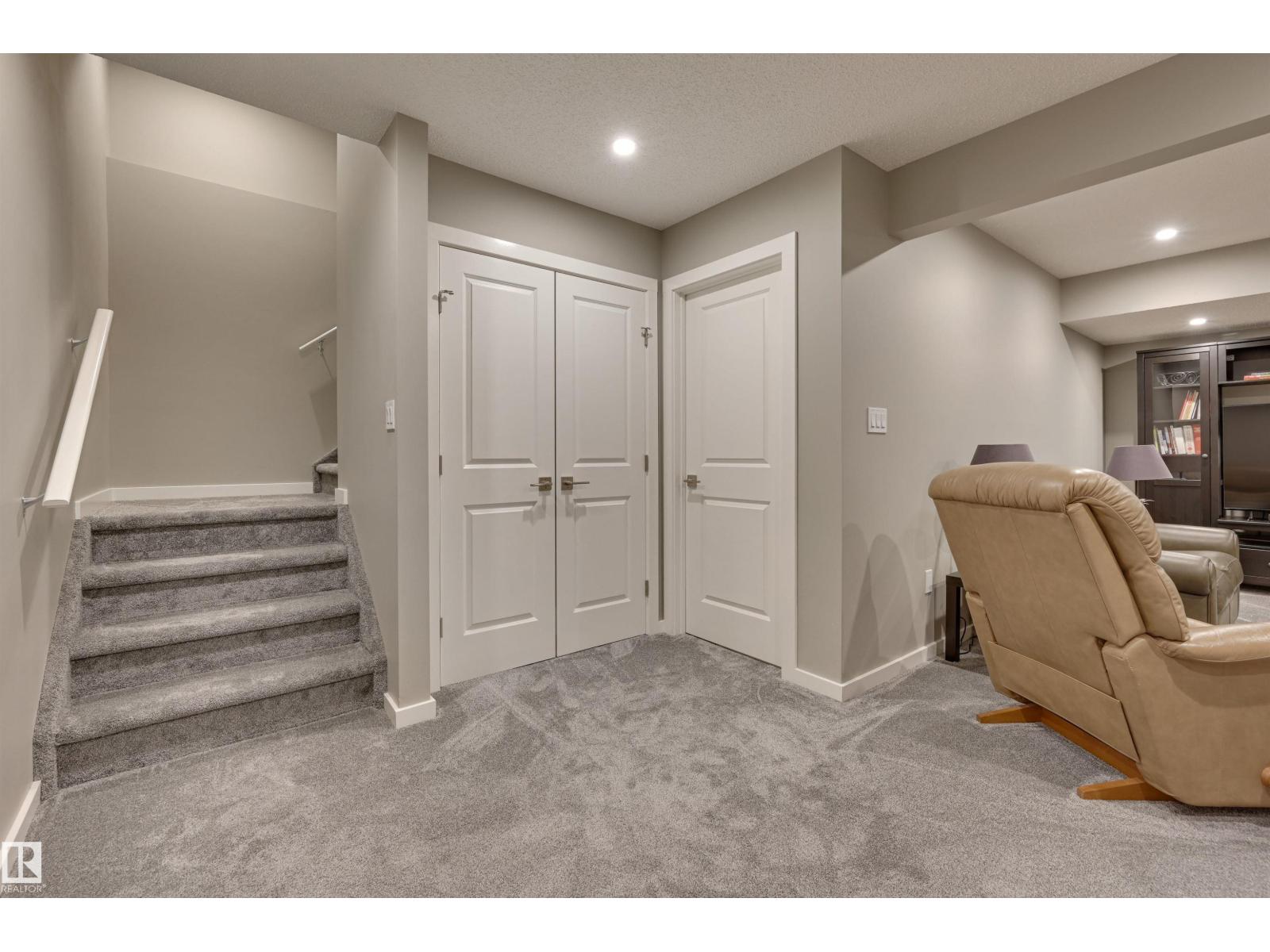 5158 LARK CR NW, Edmonton