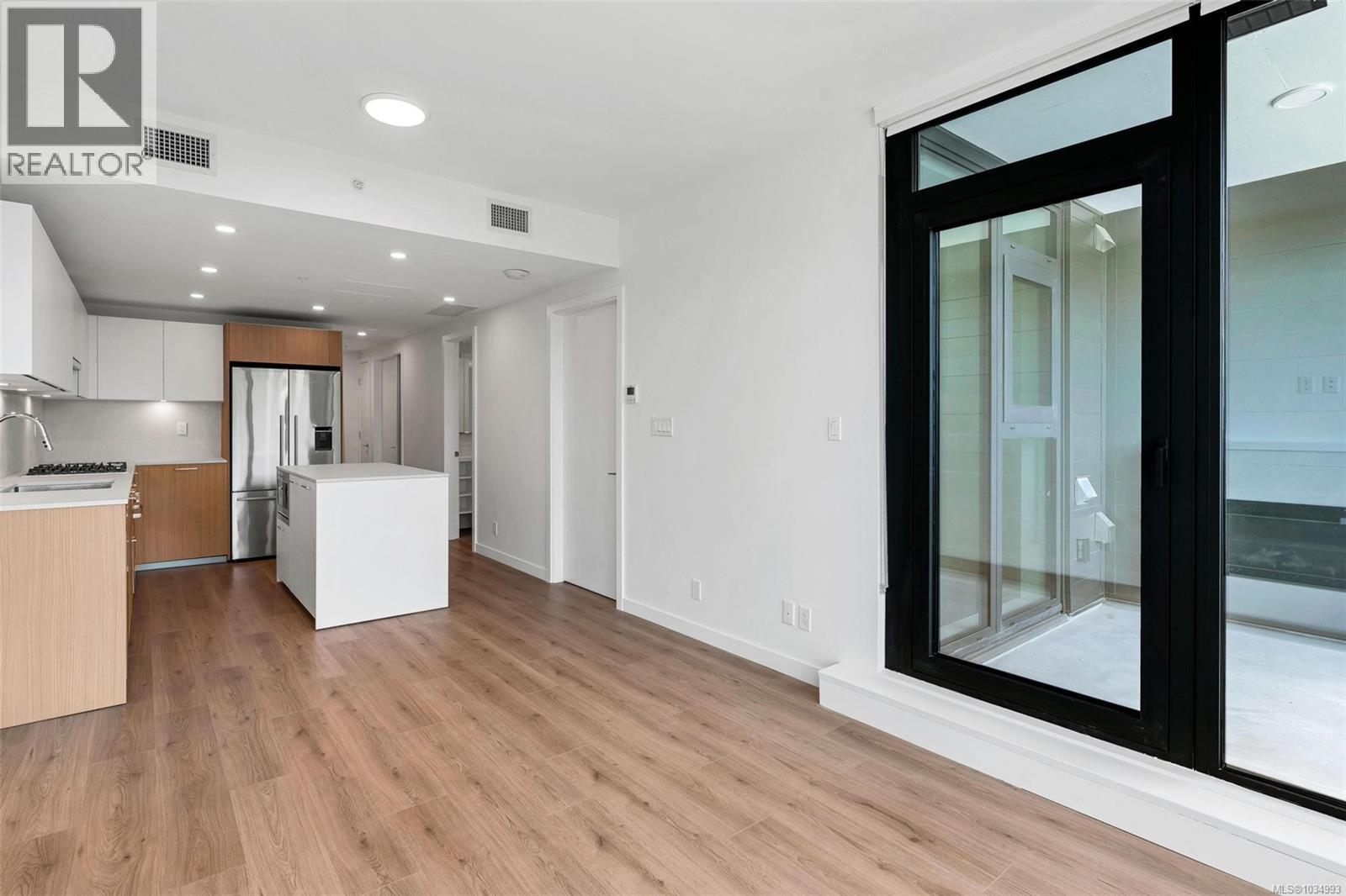306 899 Esquimalt Avenue, Esquimalt