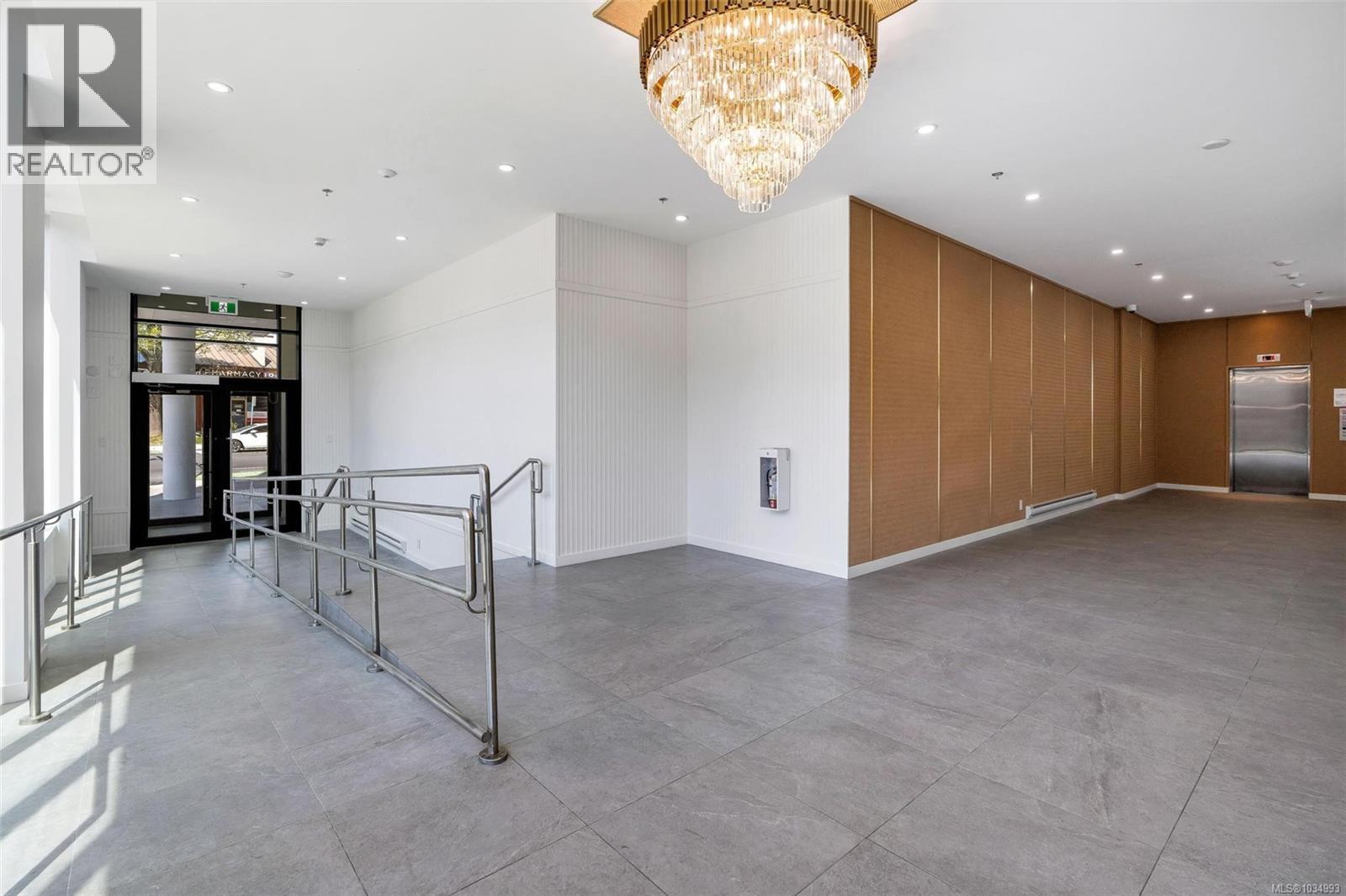 #306 899 Esquimalt Ave - 39
