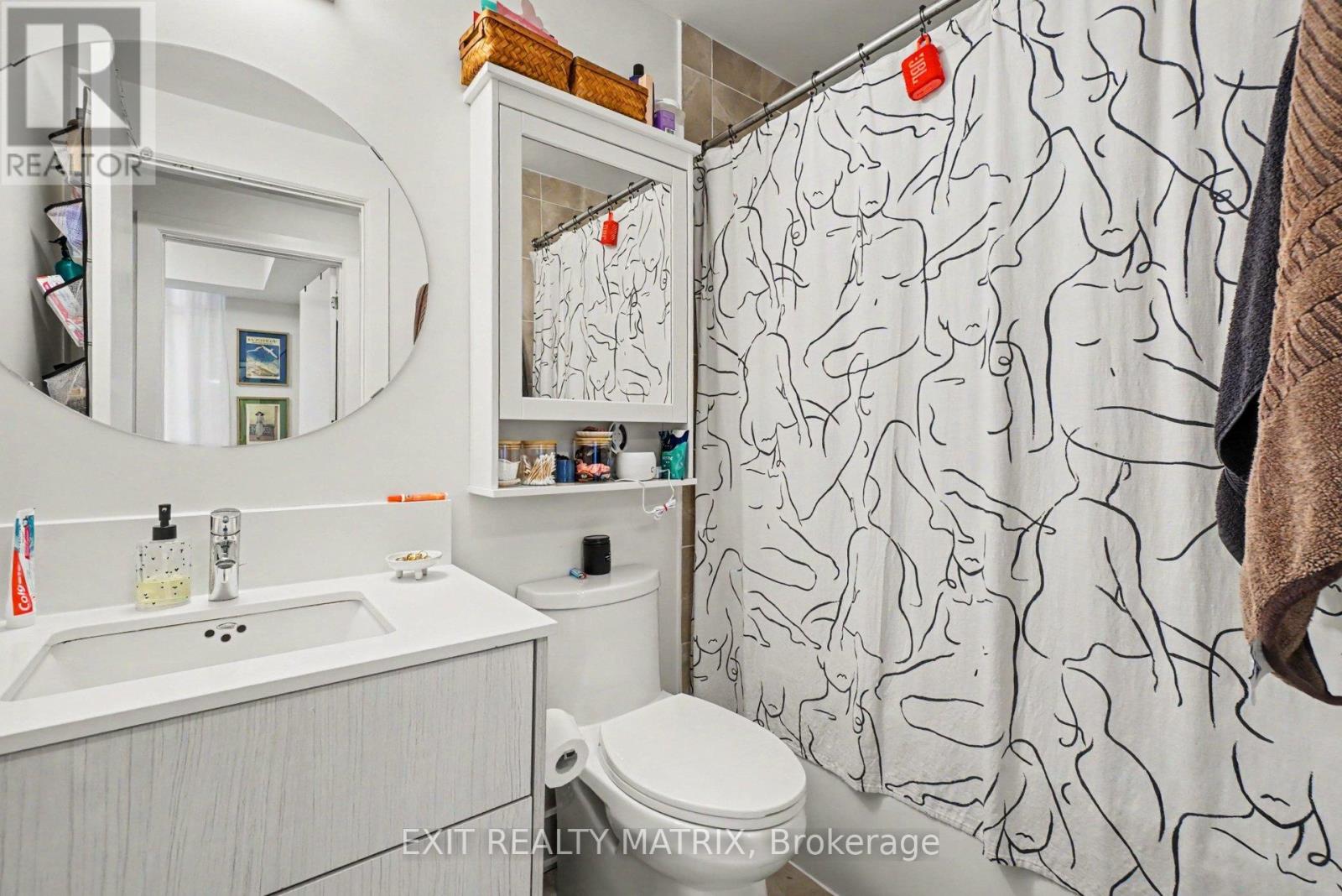 #405 255 BAY STREET - 7