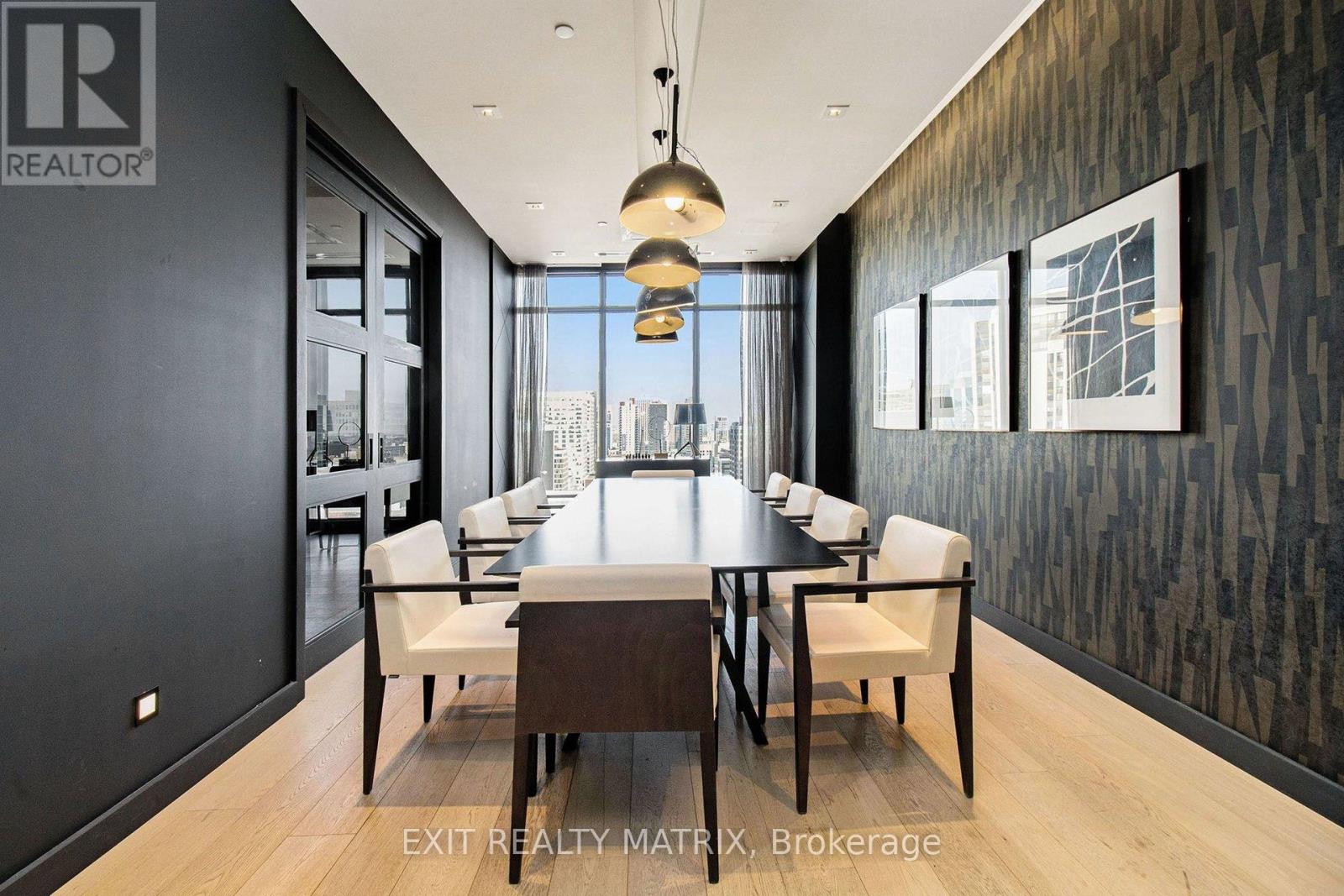 #405 255 BAY STREET - 9