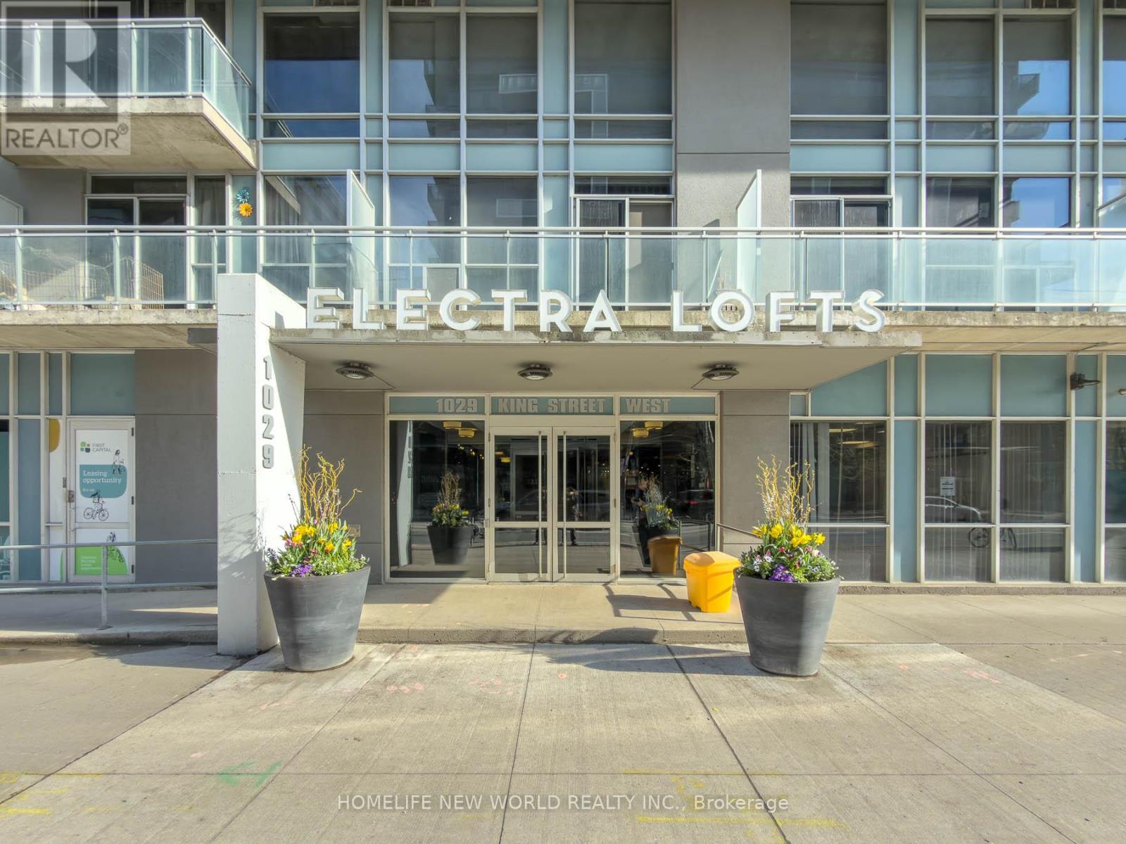 Listing photo of 1020 - 1029 KING STREET W