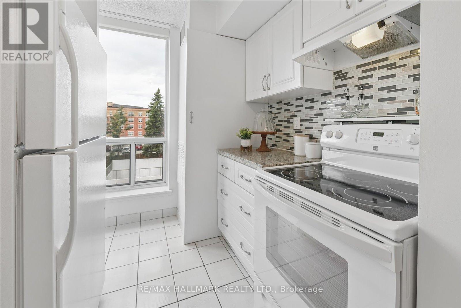 #302 30 WILSON STREET - 18