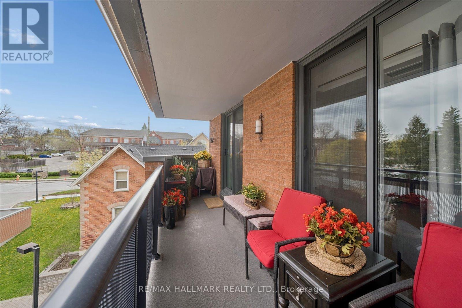 #302 30 WILSON STREET - 31