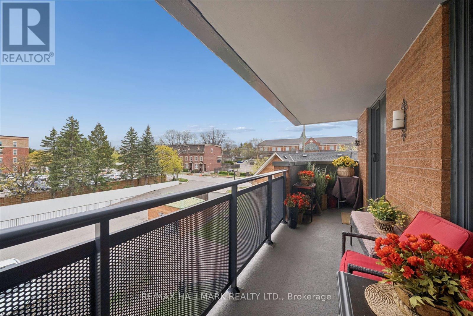 #302 30 WILSON STREET - 32