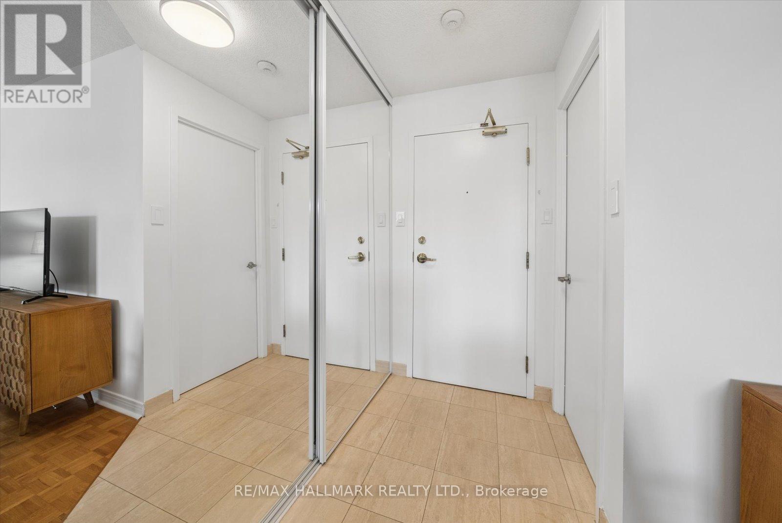 #302 30 WILSON STREET - 8
