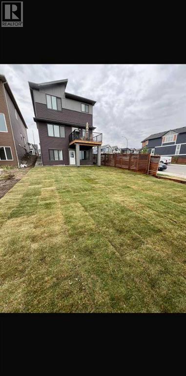 210 Lucas Close NW — photo 8