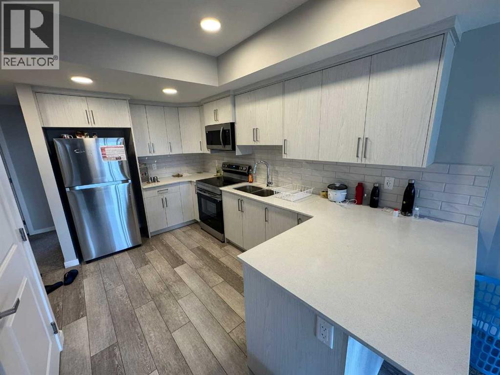 210 Lucas Close NW — photo 37