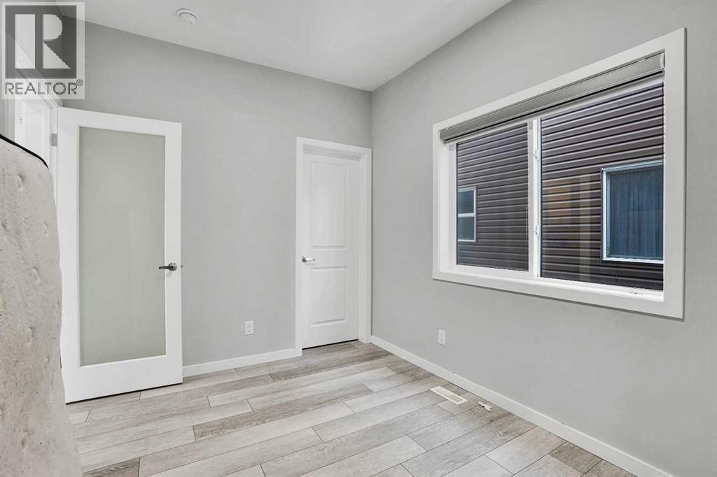 210 Lucas Close NW — photo 33