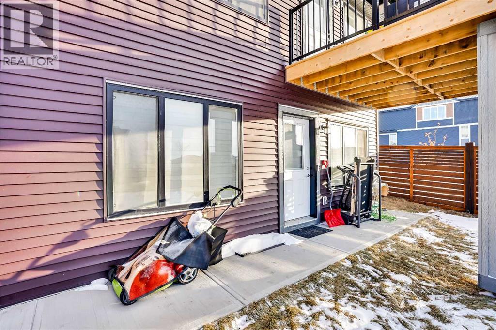 210 Lucas Close NW - photo 5