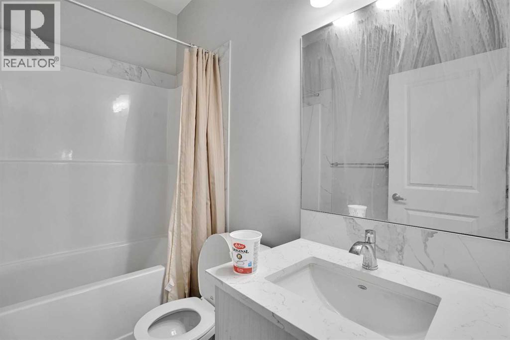 210 Lucas Close NW — photo 34