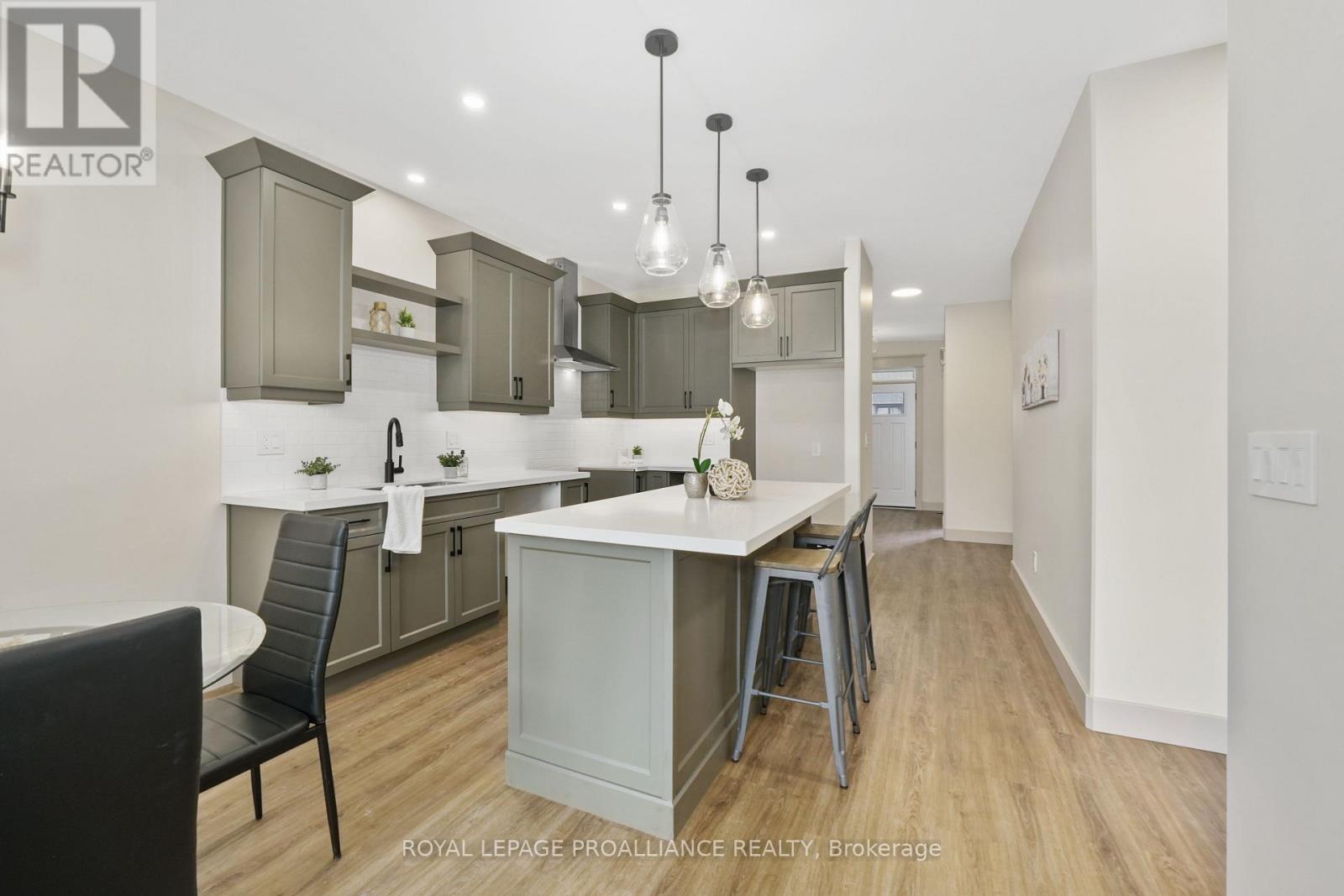 29 HOLLINGSWORTH STREET - 13