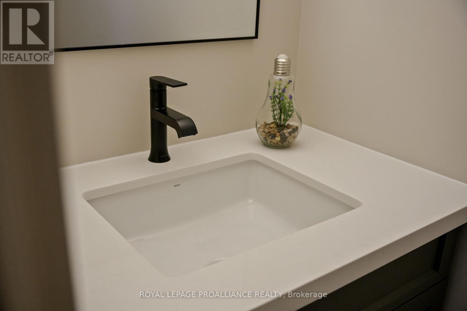 29 HOLLINGSWORTH STREET - 33