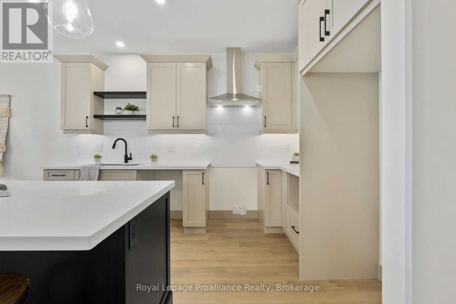 27 HOLLINGSWORTH STREET - 12