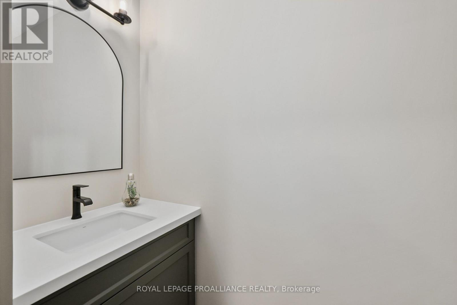 29 HOLLINGSWORTH STREET - 9
