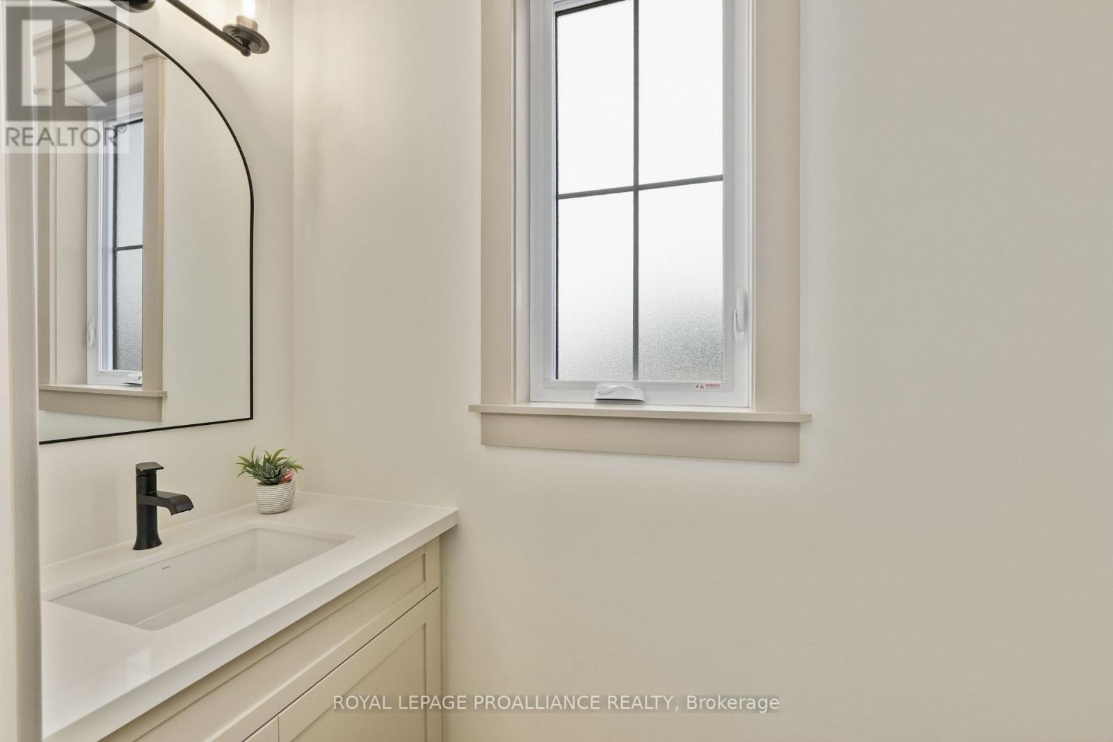 27 HOLLINGSWORTH STREET - 6