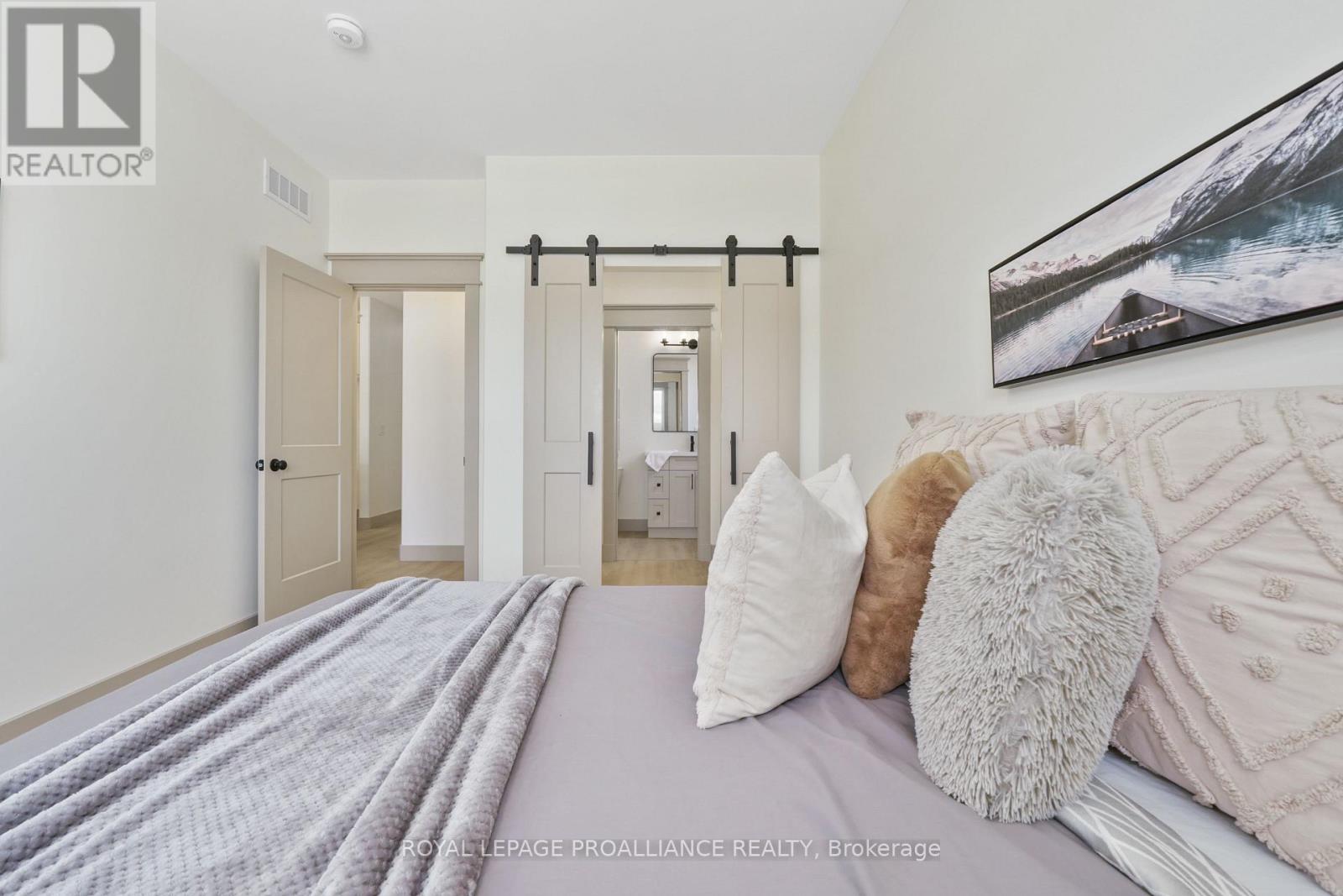 27 HOLLINGSWORTH STREET - 29