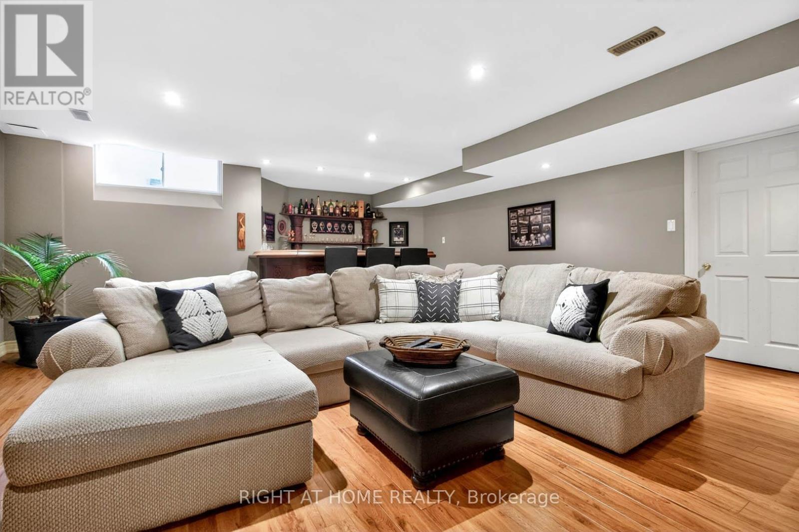 5956 RAYSHAW CRESCENT - 29
