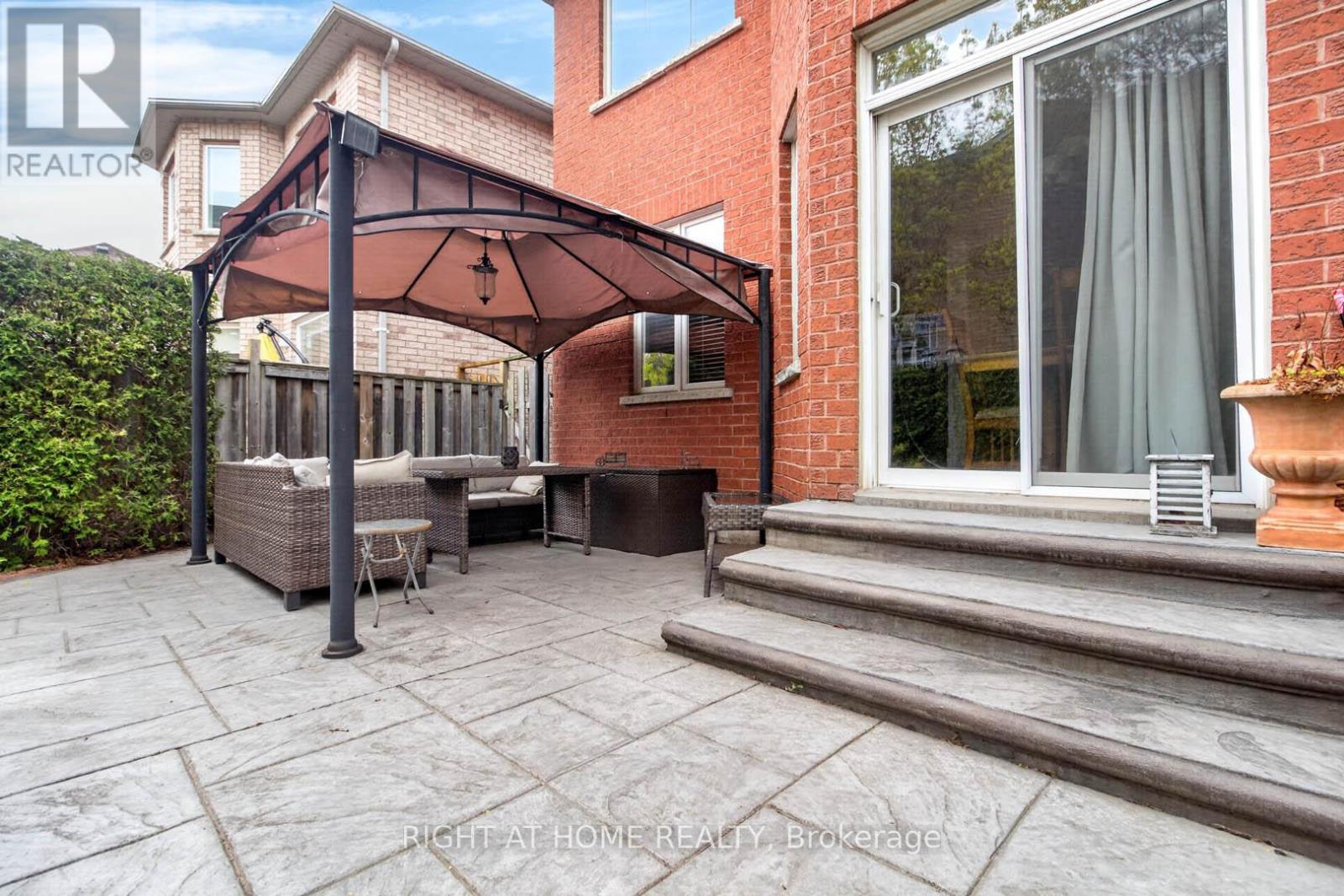 5956 RAYSHAW CRESCENT - 35