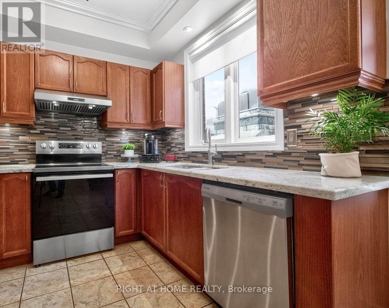 5956 RAYSHAW CRESCENT - 8