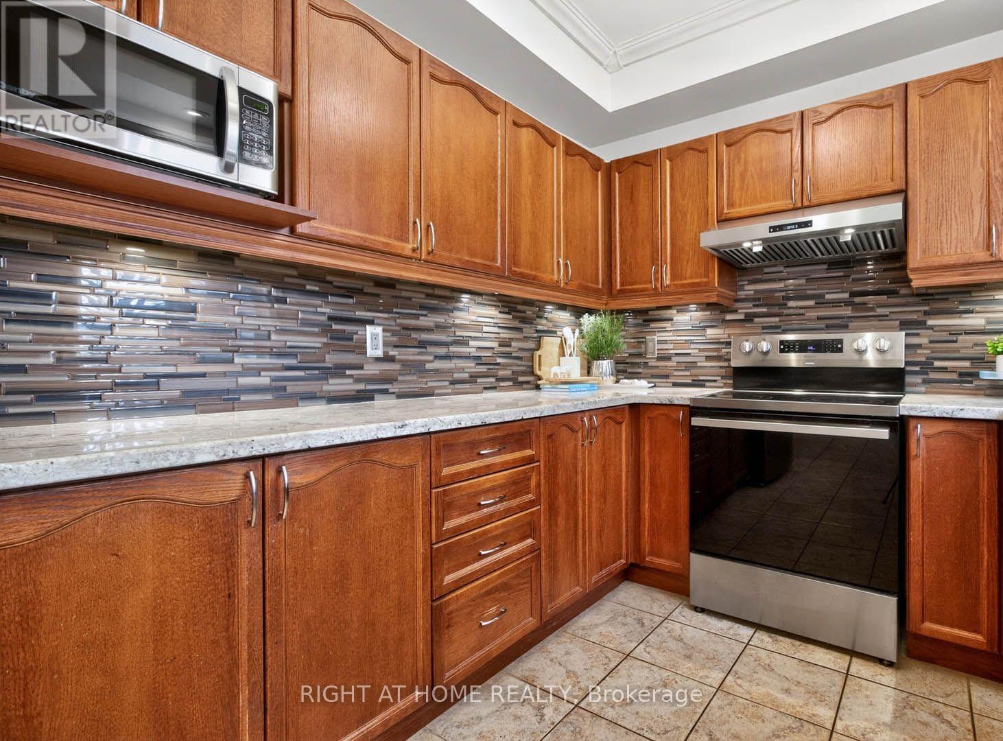 5956 RAYSHAW CRESCENT - 9