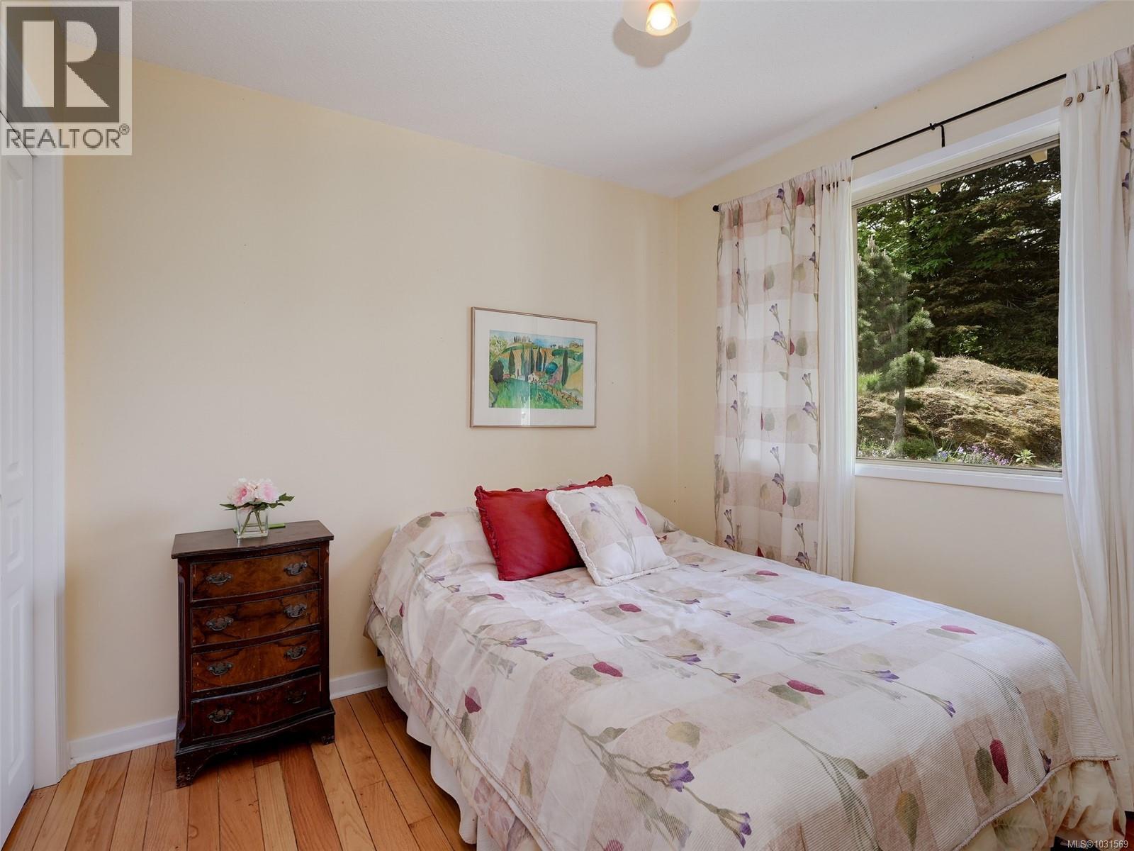  1019 Terrace Avenue, Victoria