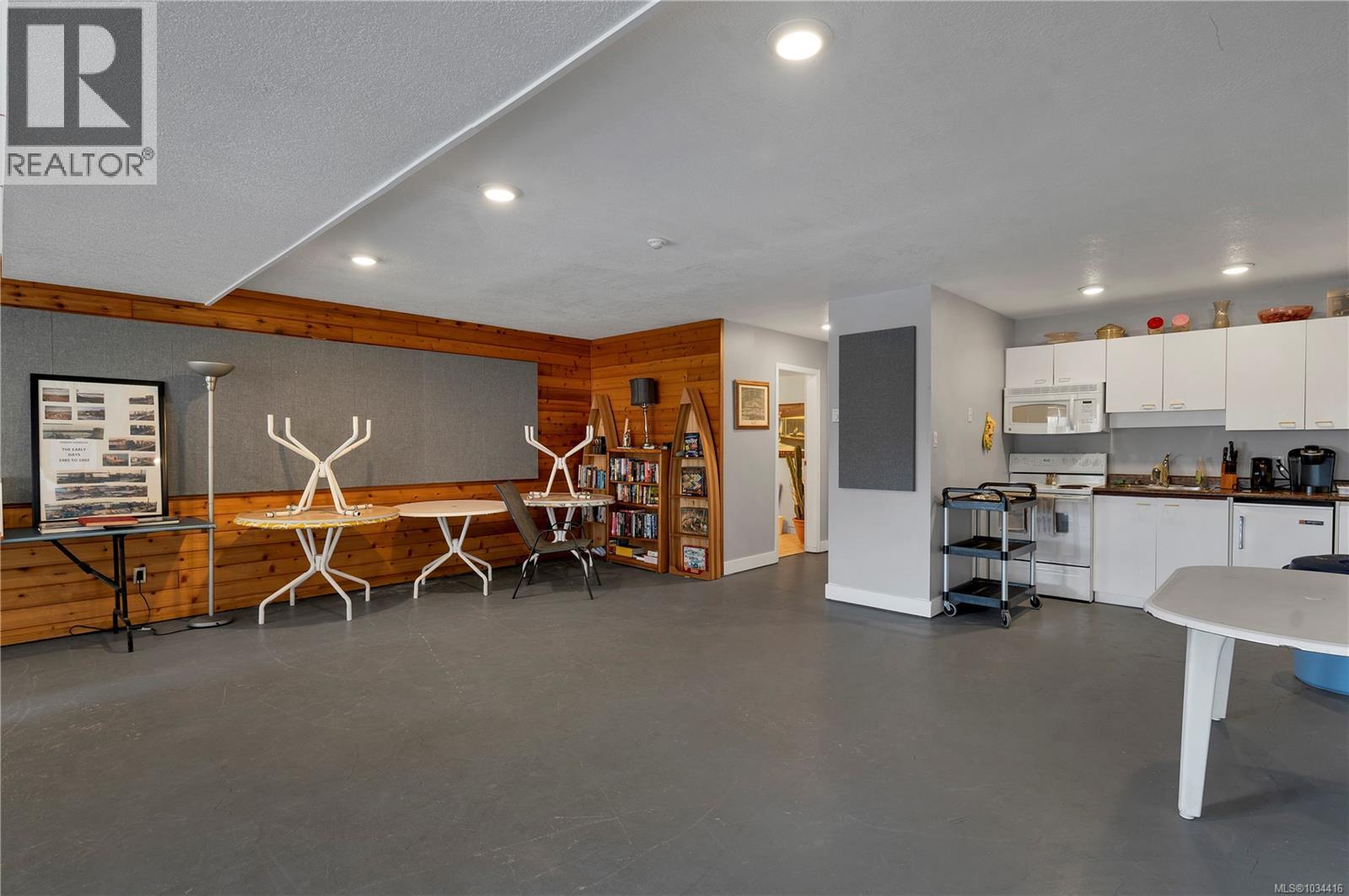 #3206 27 Island Hwy S - 45