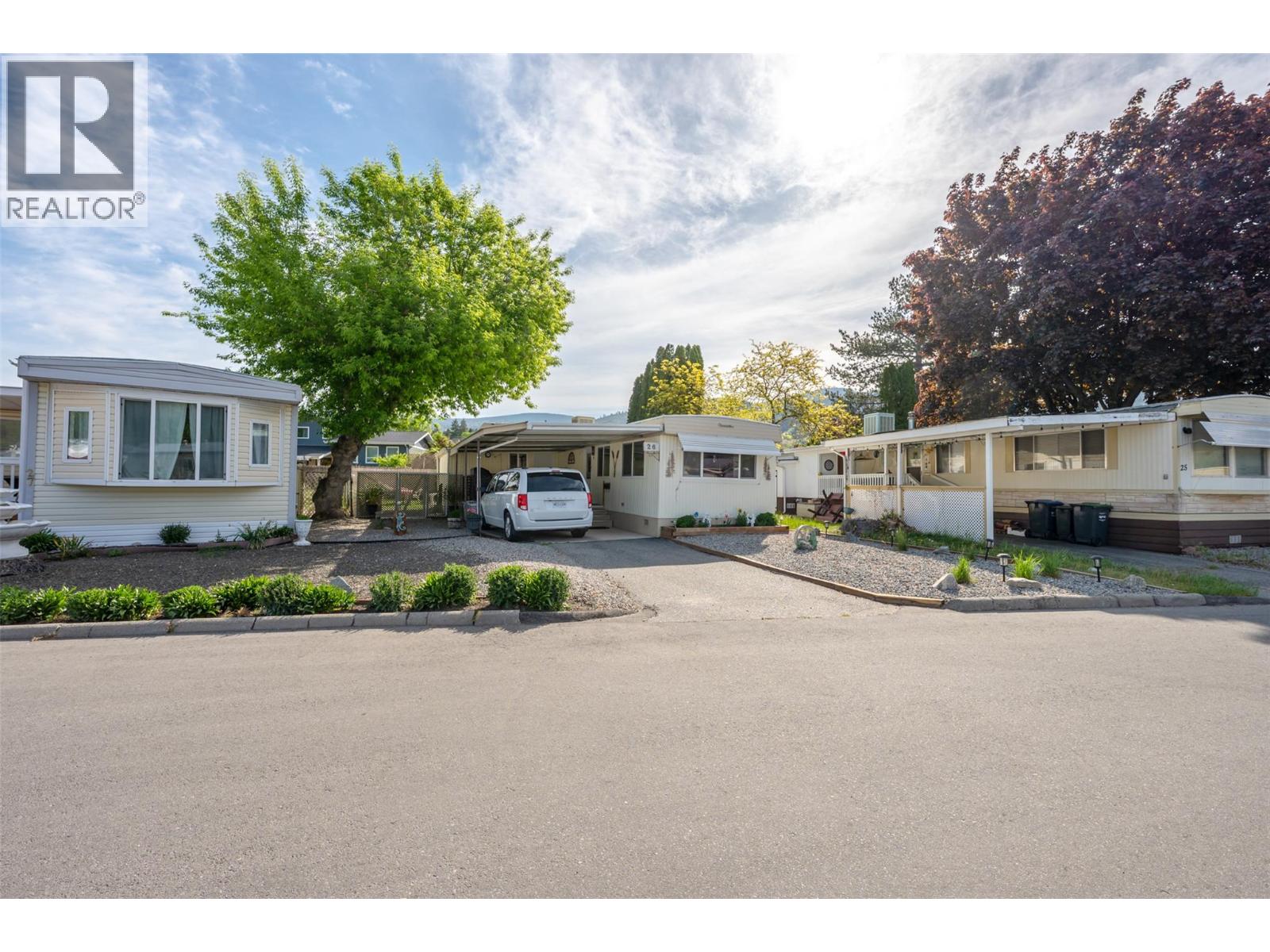 #26 197 Dauphin Avenue - 40