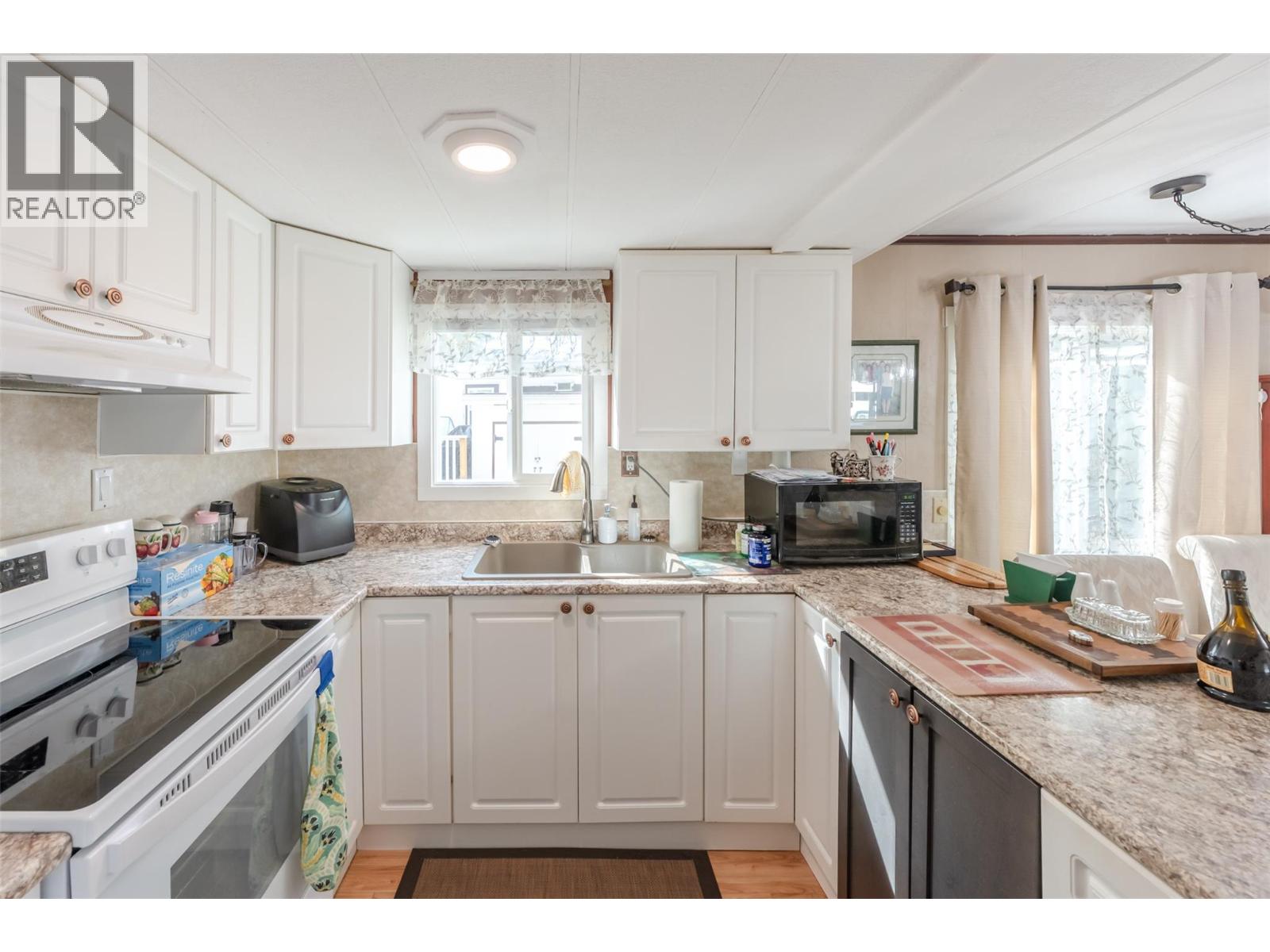 #26 197 Dauphin Avenue - 13