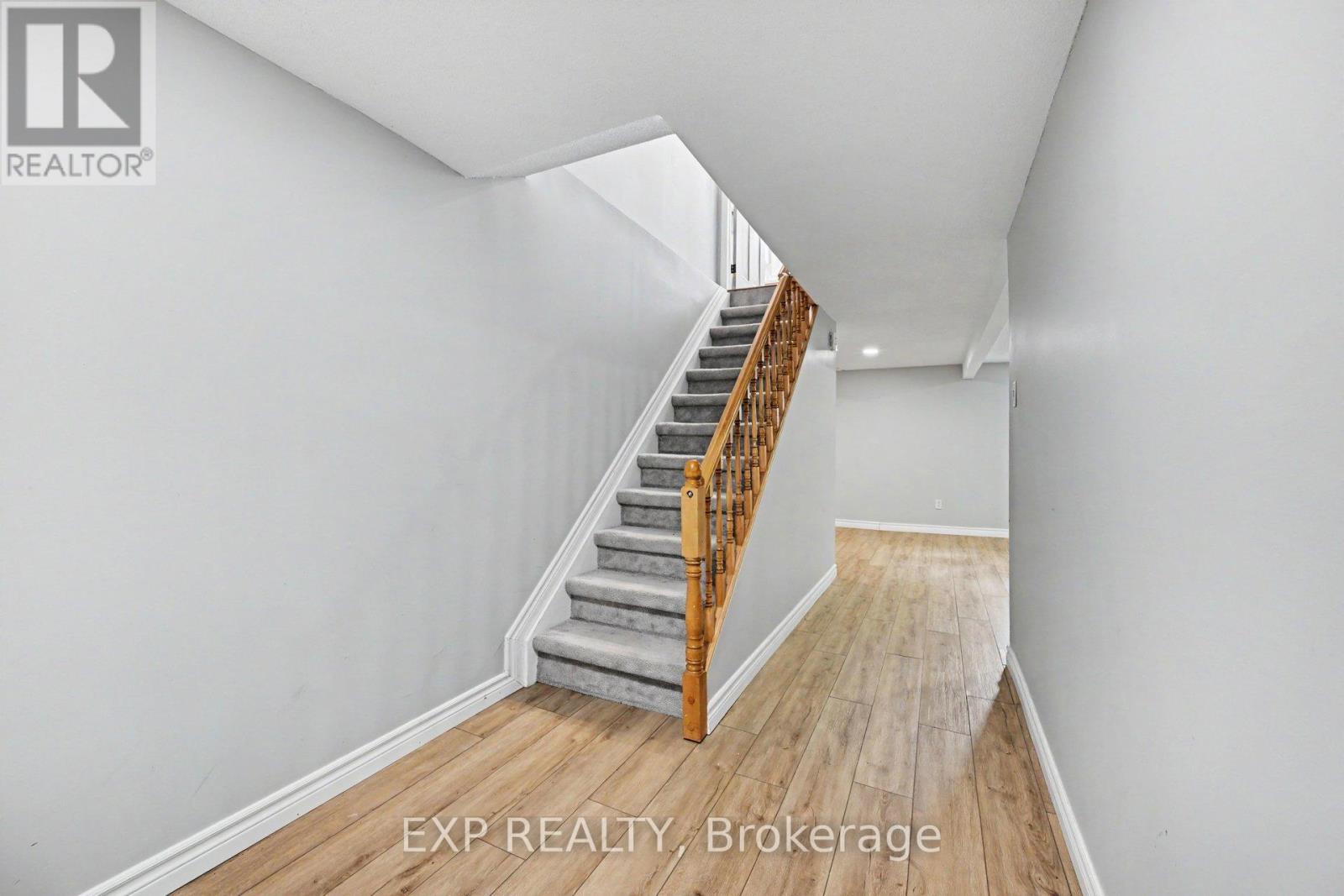 1 LAURA CRESCENT - 25