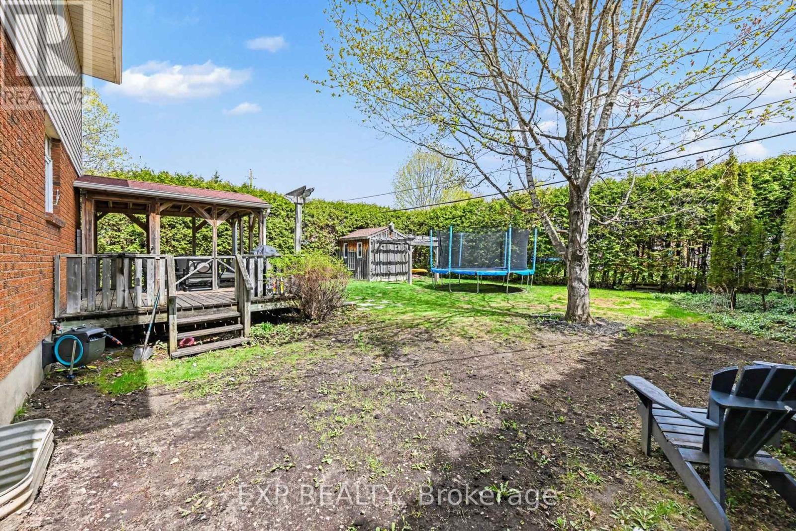 1 LAURA CRESCENT - 28