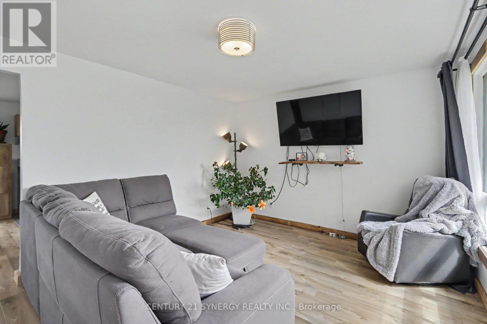 130 SAUMURE CIRCLE - 11