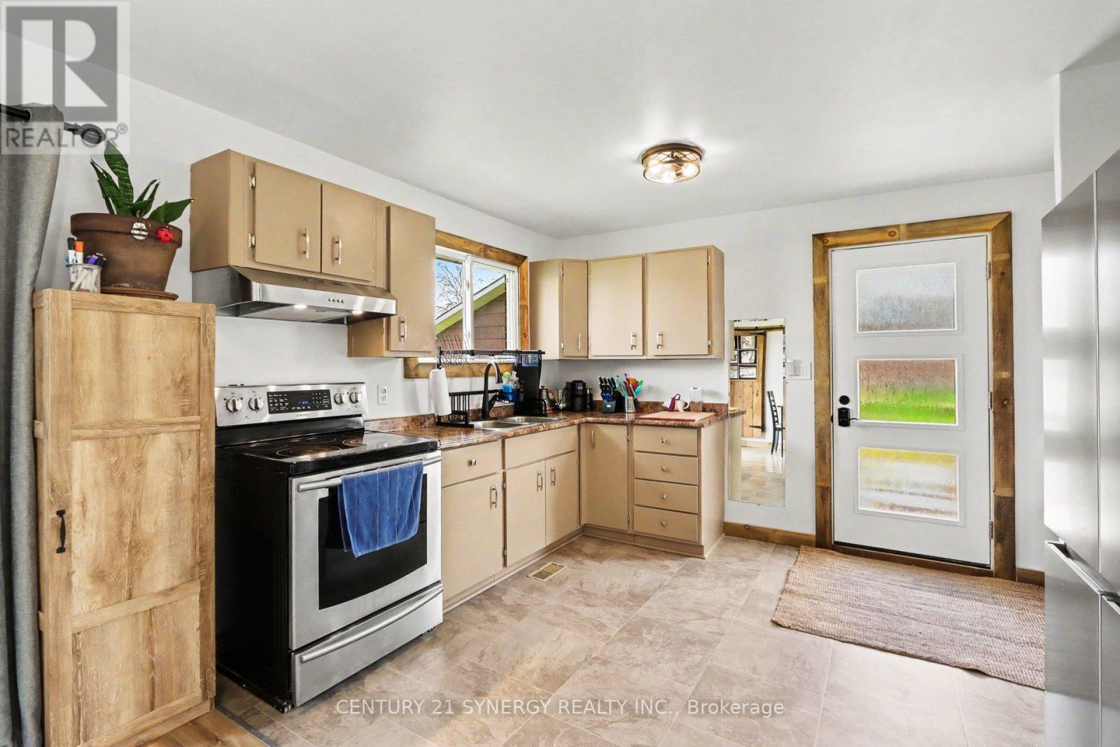 130 SAUMURE CIRCLE - 5