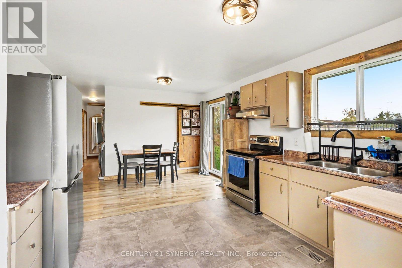 130 SAUMURE CIRCLE - 7