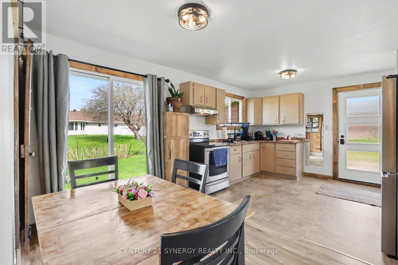 130 SAUMURE CIRCLE - 8