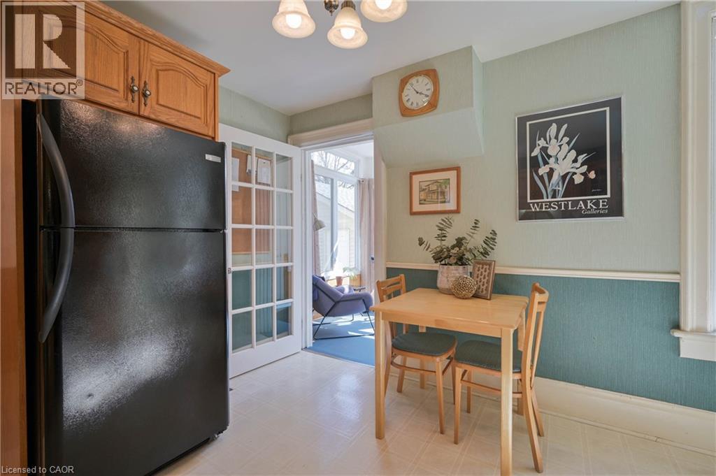 25 AHRENS Street W, Kitchener, Ontario, N2H4B6 — Photo 31