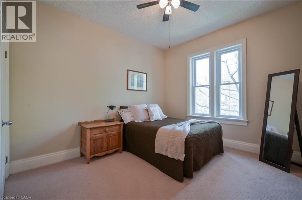 25 AHRENS Street W, Kitchener, Ontario, N2H4B6 — Photo 10
