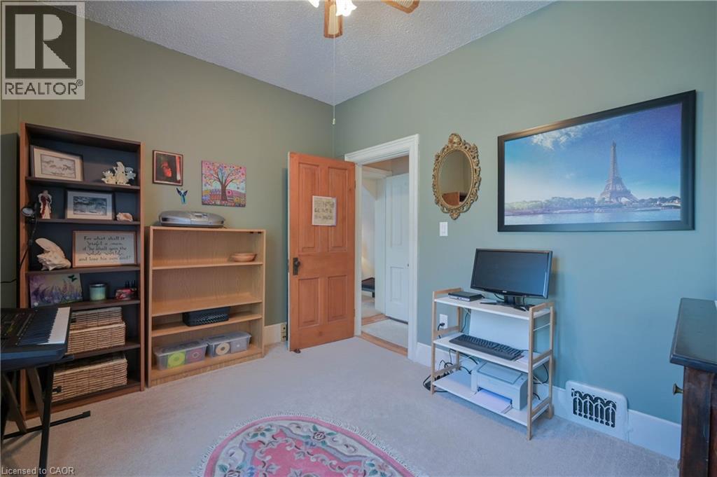 25 AHRENS Street W, Kitchener, Ontario, N2H4B6 — Photo 44